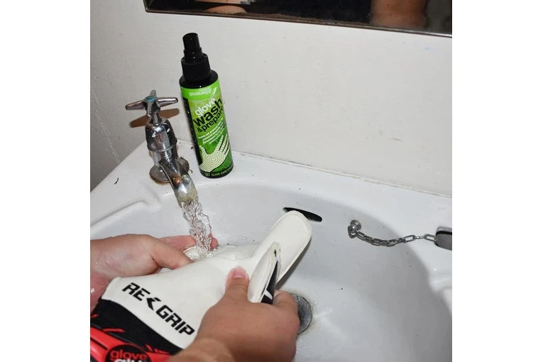 SELECT GloveGlu Premium Glove Wash & Prepare (250ml) 3 SELECT GloveGlu Premium Glove Wash & Prepare (250ml) - Afbeelding 3