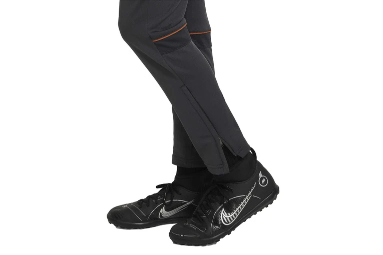 Nike Dri-FIT Academy Trainingsbroek Dark Smoke Grey/Dark Russet/Off Noir KIDS 5 Nike Dri-FIT Academy Trainingsbroek Dark Smoke Grey/Dark Russet/Off Noir KIDS - Afbeelding 5