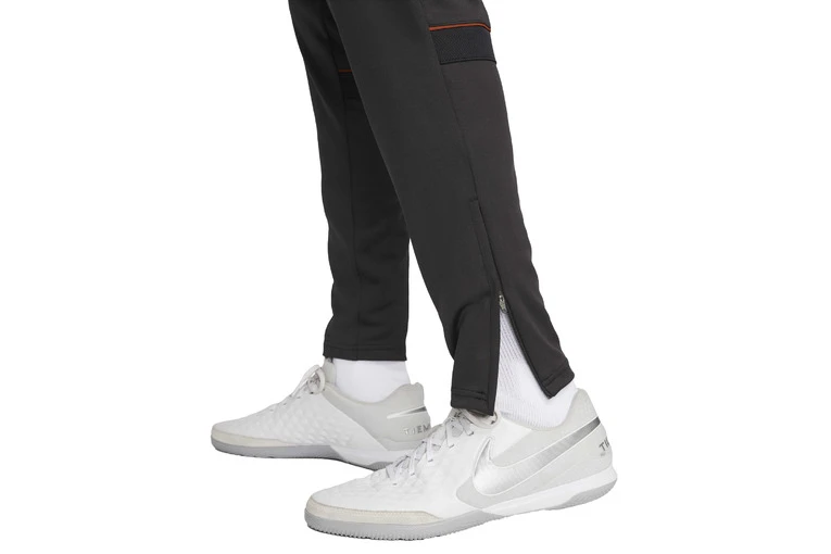 Nike Dri-FIT Academy Trainingsbroek Dark Smoke Grey/Dark Russet/Off Noir Heren 5 Nike Dri-FIT Academy Trainingsbroek Dark Smoke Grey/Dark Russet/Off Noir Heren - Afbeelding 5
